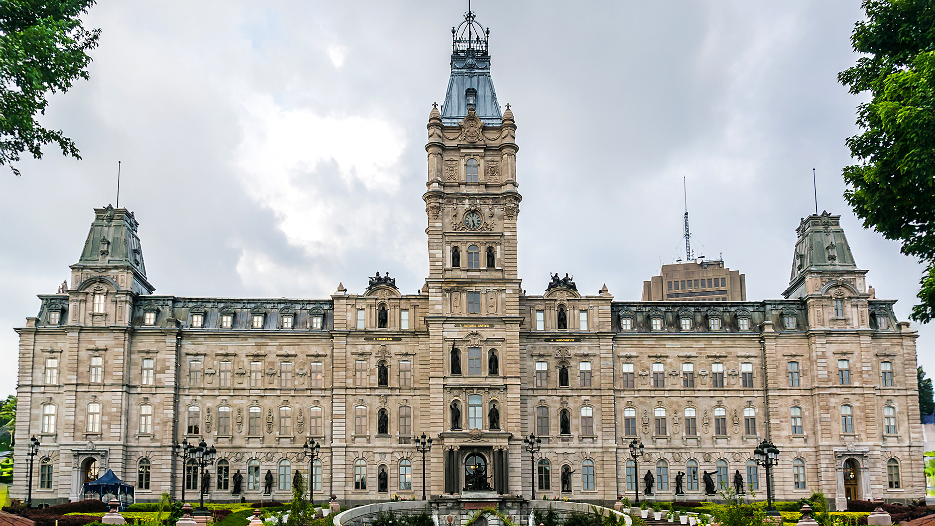 Quebec Bill Aims to Stifle Public Prayer, Religious Speech