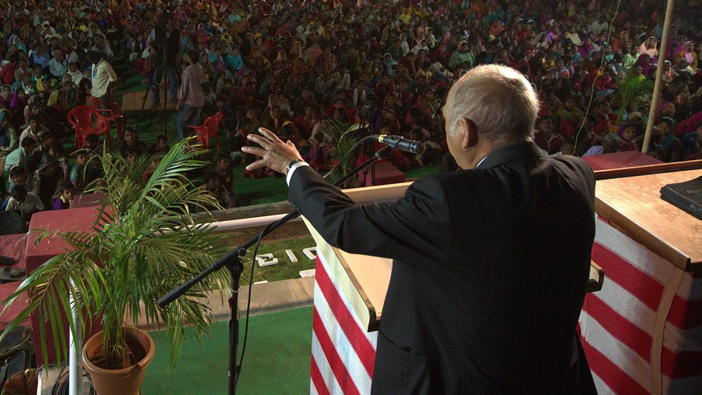 Robert Cunville, Passionate BGEA Evangelist to India, Dies at 86