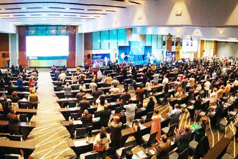 Even during the pandemic, the Billy Graham Evangelistic Association and local churches in Mexico City continued to get ready for Festival Esperanza CDMX. They encouraged each other and provided evangelism training while following health precautions and social distancing required in the area.