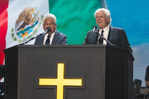 Franklin Graham and his interpreter, BGEA Spanish-speaking evangelist David Ruíz, connect with the crowd in El Paso, Texas.