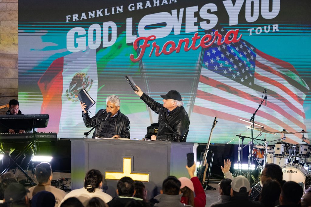Franklin Graham and his Spanish interpreter, BGEA evangelist David Ruiz, share the Gospel