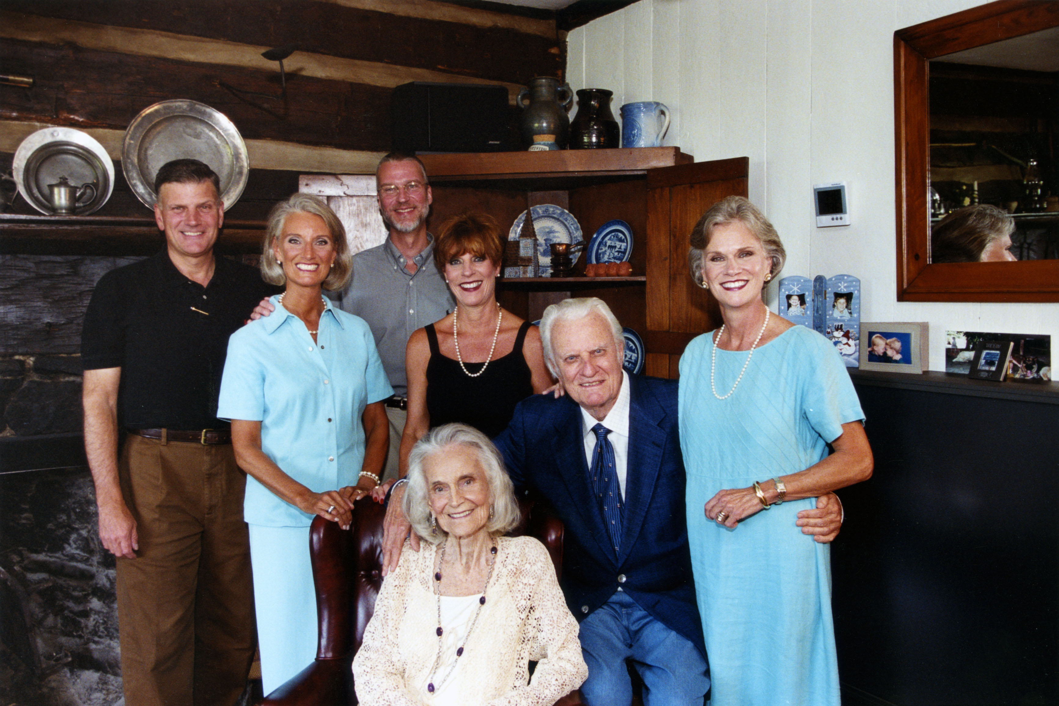 Ruth and Billy Graham with their sons and daughters in 2003.