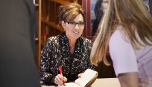 Sarah Palin Brings ‘Good Tidings and Great Joy’ to the Billy Graham Library