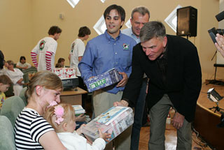 Franklin Graham gives out shoeboxes in Ukraine