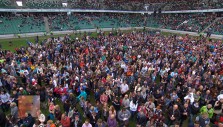 Watch Hundreds Pray the Prayer of Salvation at Warsaw Festival of Hope