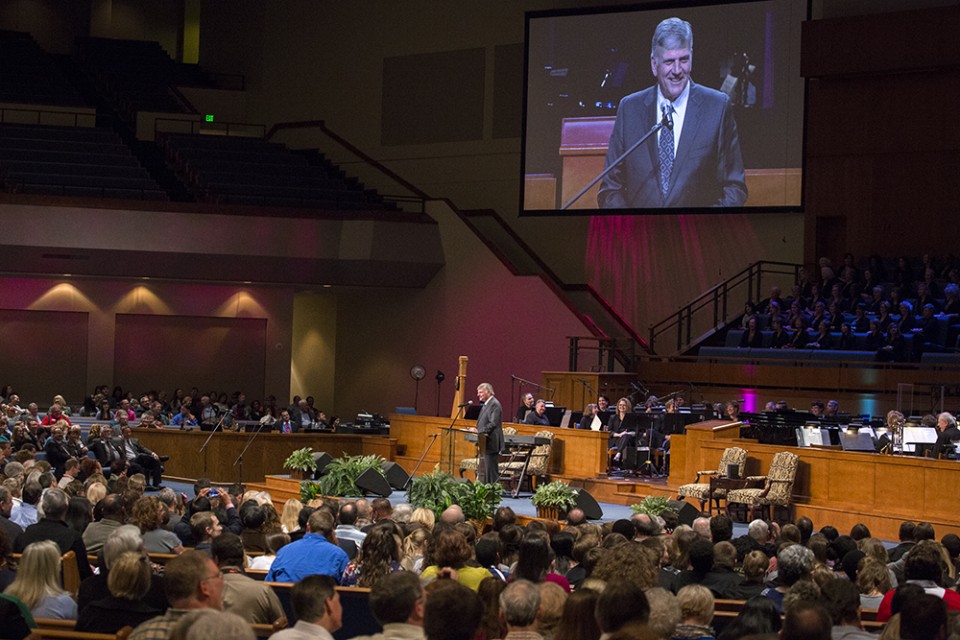Franklin Graham and crowd