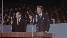 Billy Graham in Tokyo: It’s Time to Decide