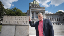 Franklin Graham: ‘Don’t Keep Your Distance’