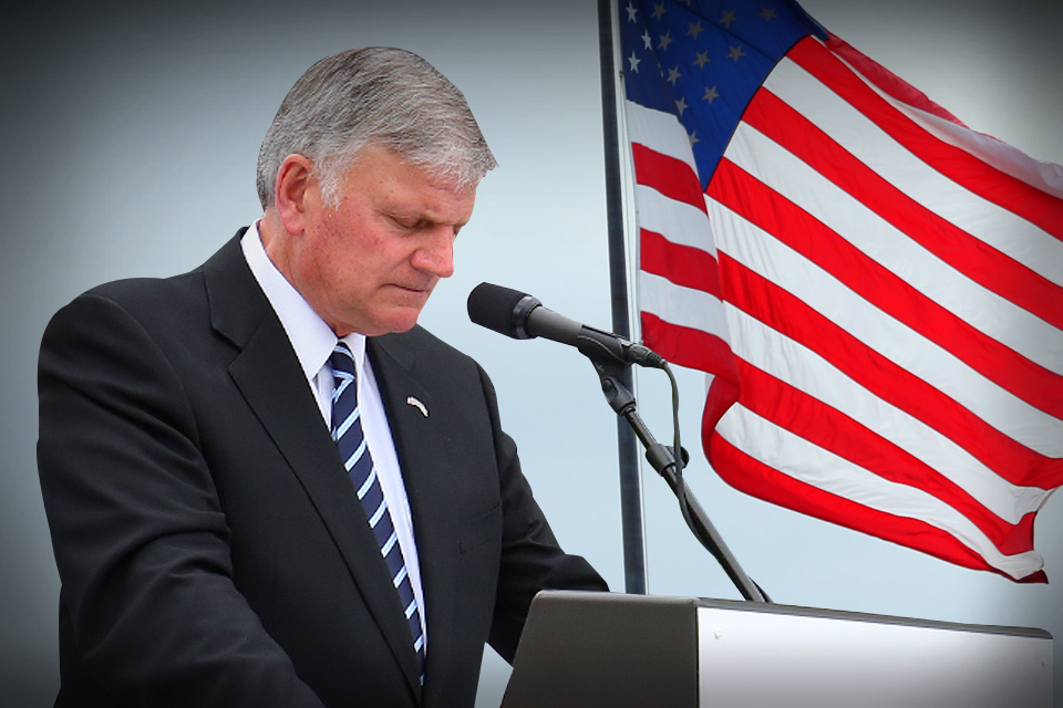 Franklin Graham praying