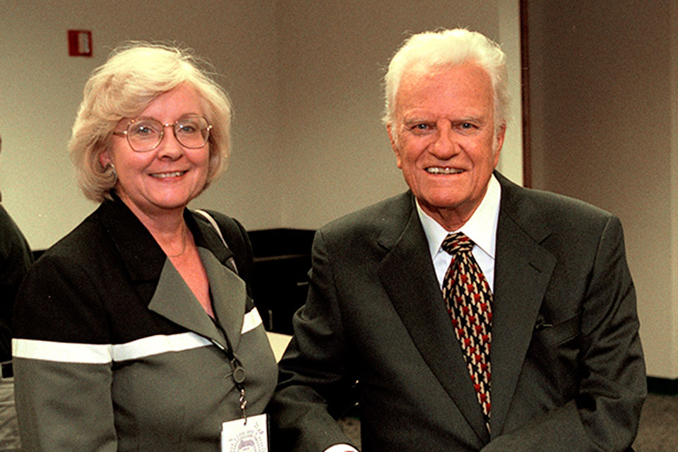 Stephanie Wills and Billy Graham in 2000
