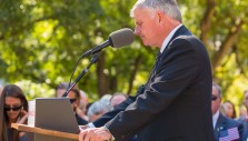 More Than 14,000 Pray with Franklin Graham in Raleigh, North Carolina