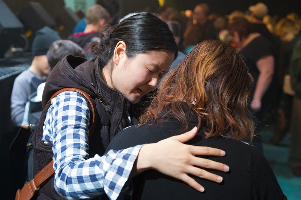 women praying