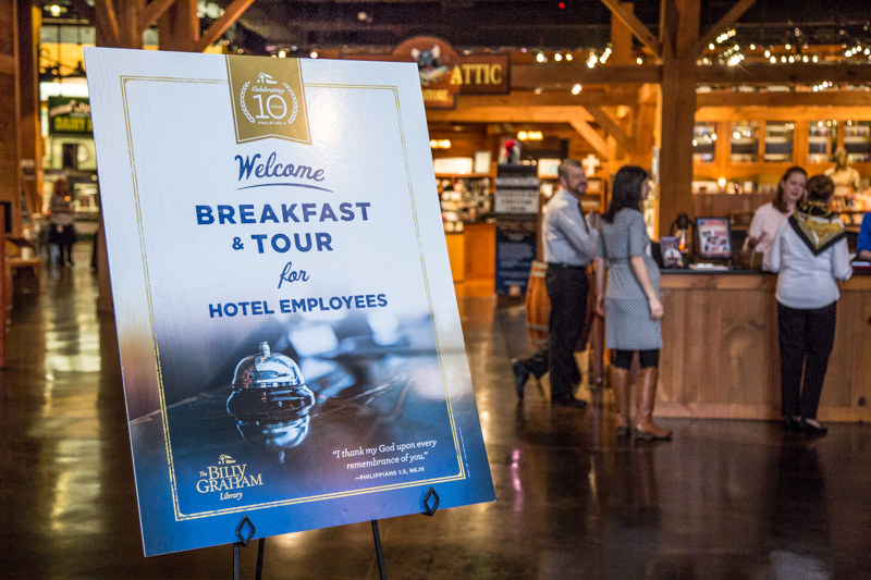 Easel sign advertising breakfast and tour