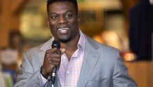 Billy Graham Library Hosts Ravens’ Benjamin Watson