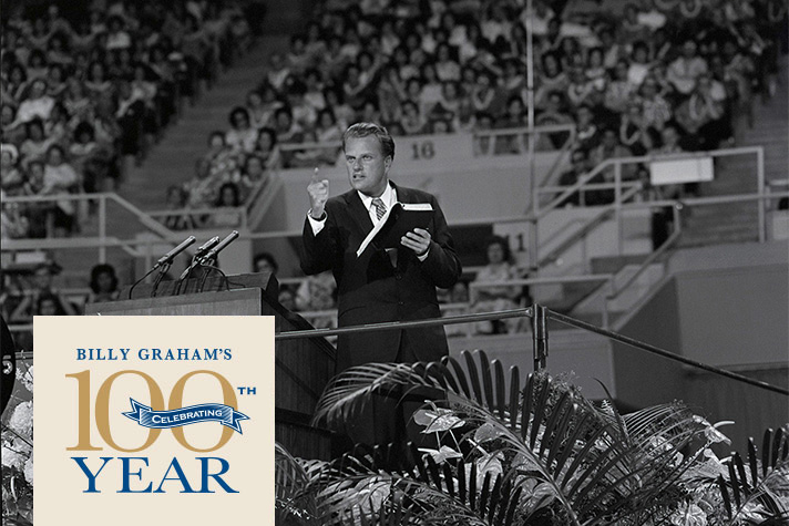 Billy Graham preaching during 1965 Hawaii Crusade