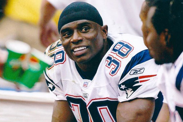 FREE NFL SuperBowl WatchParty with NFL Legend Tyrone Poole, Brought to you  by US Mobile