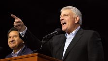 Prosperous City Finds Purpose at Monterrey Festival with Franklin Graham