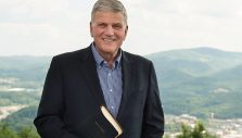 Franklin Graham to Sign ‘Through My Father’s Eyes’ at Billy Graham Library Today