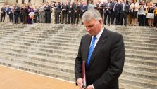 Franklin Graham Urges Prayer for Our Nation and Its Leaders