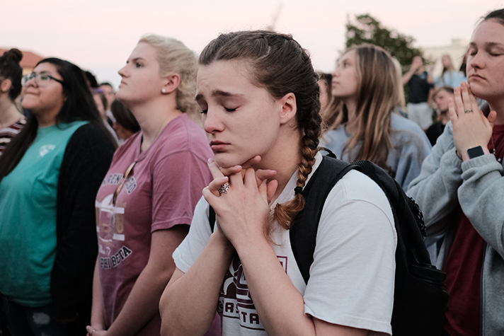 praying student