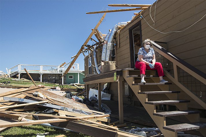 Franklin Graham Encourages Homeowners in Storm-Devastated Mississippi