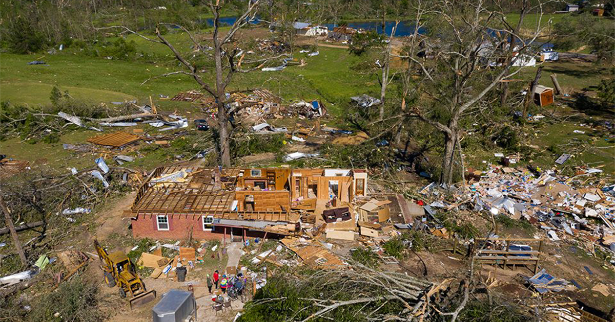 [PHOTOS] Rapid Response Team Offering Comfort to Tornado-Ravaged South