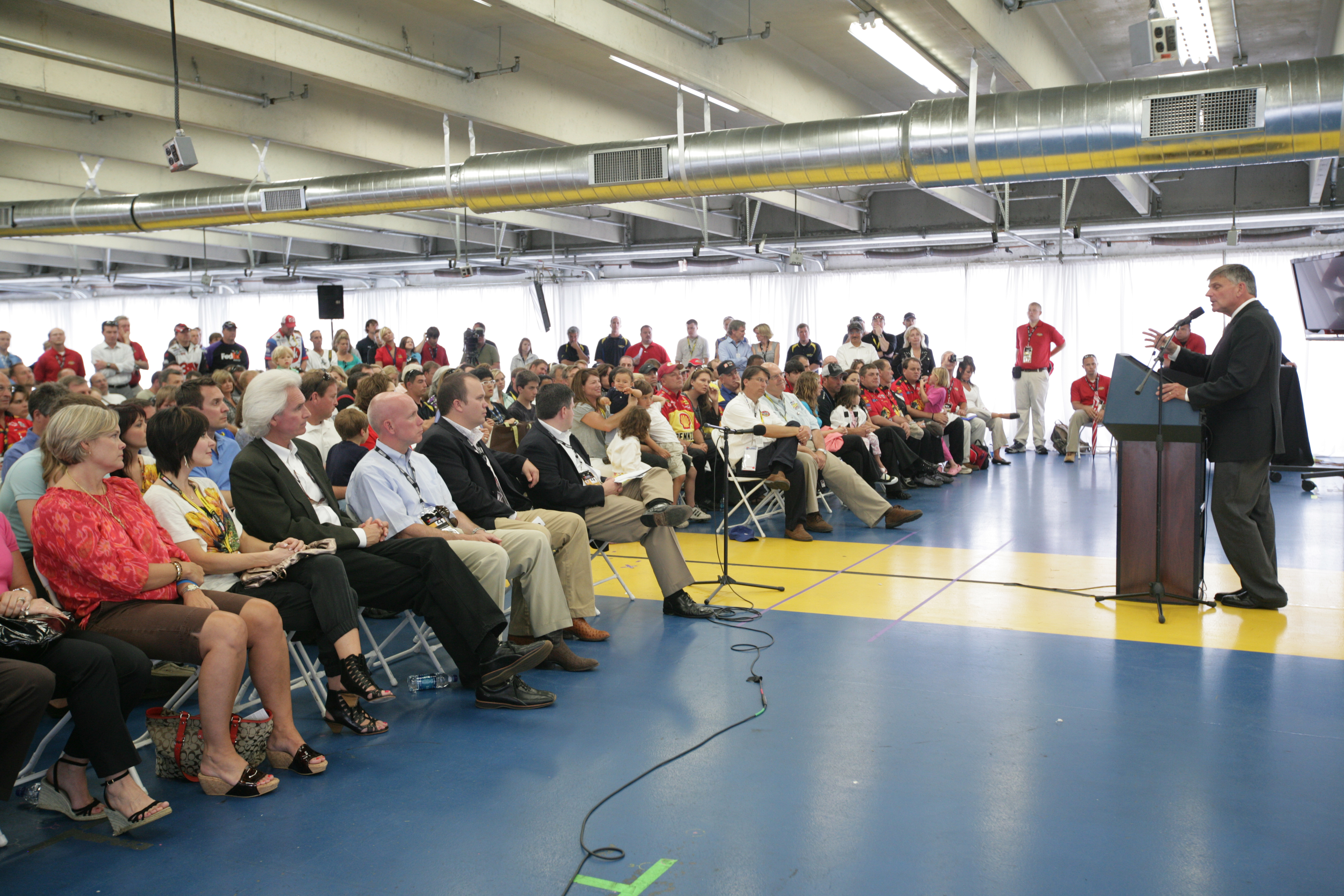 Franklin-Graham-Motor-Racing-Outreach-prerace-2009