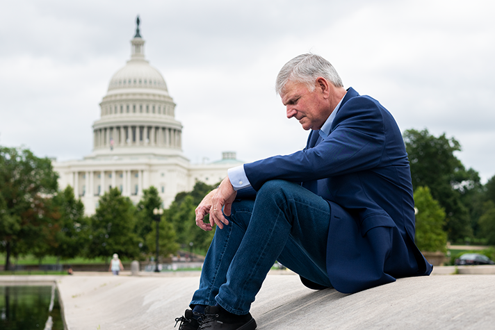 Franklin Graham Calls for Day of Prayer and Fasting