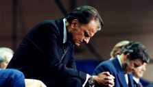 Billy Graham: Turn to God in Prayer