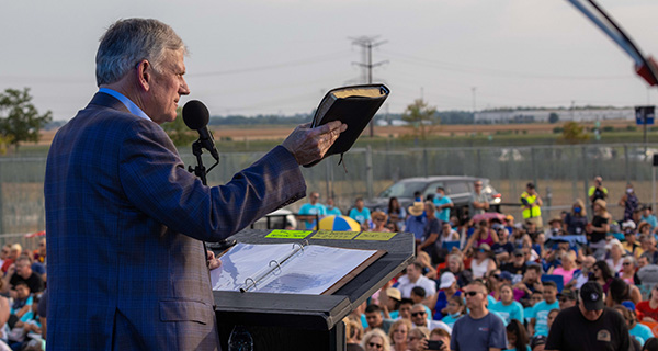 franklin graham preaching