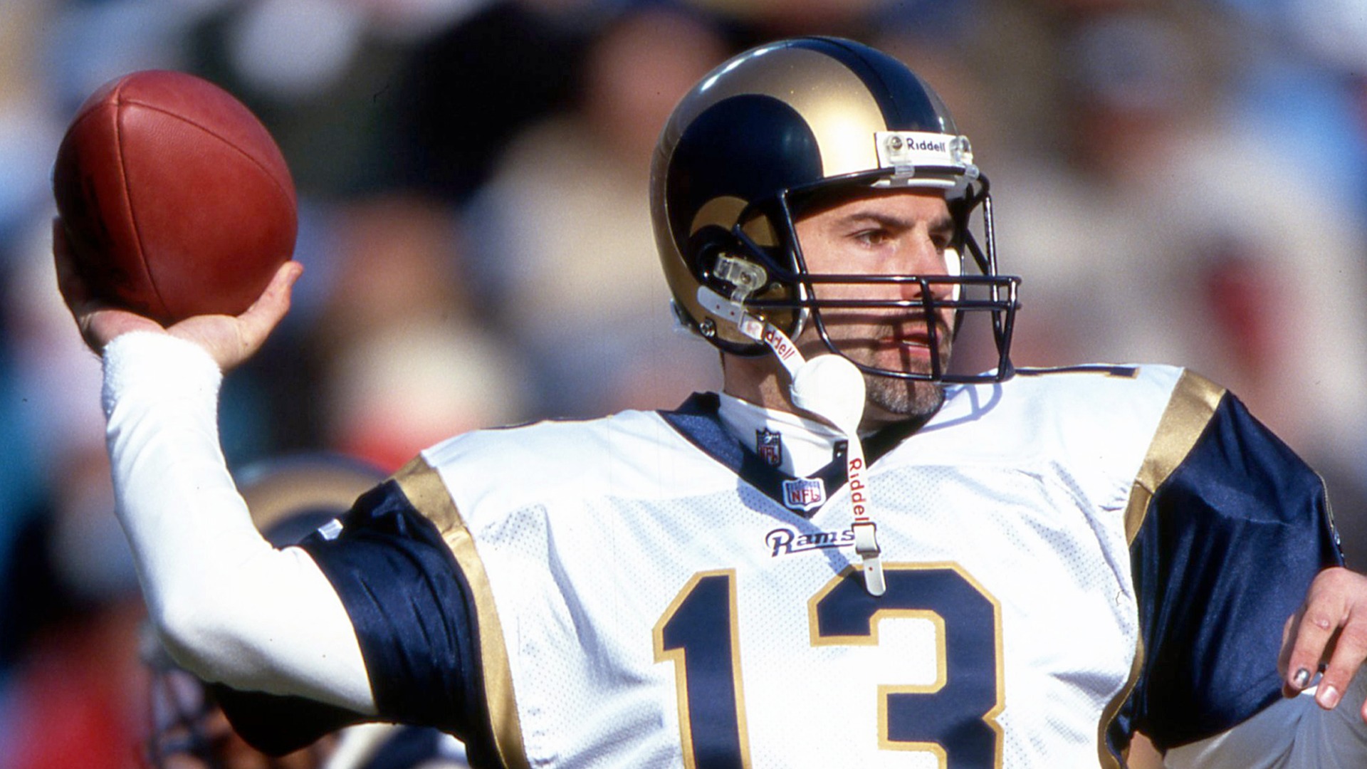 VIDEO] Super Bowl-Winning Quarterback Kurt Warner Gives God Glory at 1999  Crusade