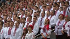 Choir of 2,800 Ukrainians Worshiping at 2015 Festival in Lviv