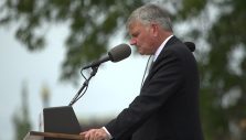 ‘They Need Our Prayers’: Franklin Graham Shares Concern for Ukrainians
