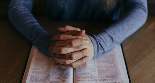 woman praying