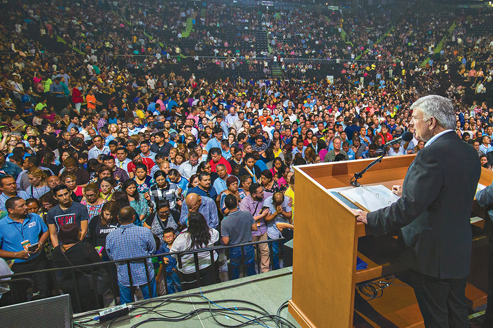 Franklin Graham preaching at the Frontere tour.