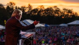 Franklin Graham Shares the Gospel With Thousands at FaithFest