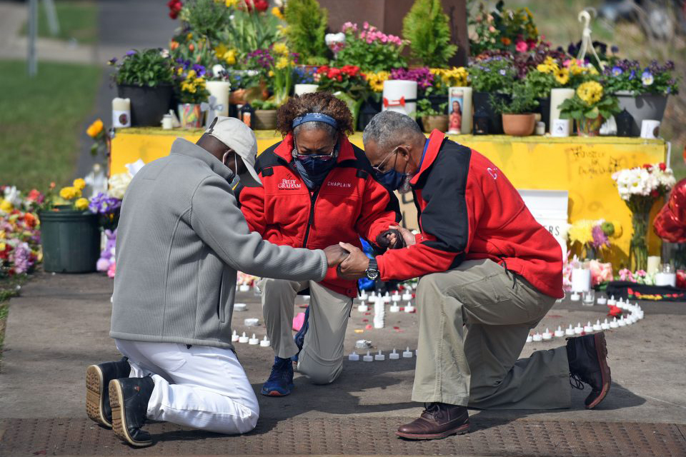 Year In Pictures - 2021 - Billy Graham Evangelistic Association