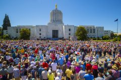 Salem, Oregon: Stop #30—Some 3,600 Oregon citizens gathered on the north steps of the capitol in Salem on June 28, 2016, as part of the Decision America Tour.