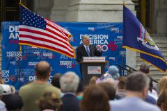 Albany, New York: Stop #38—Some 2,800 New Yorkers gathered at the West Capitol Park in Albany on Aug. 25, 2016, as part of the Decision America Tour.