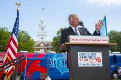 Dover, Delaware: Stop #42—Some 2,600 Delaware citizens gathered at the State House Front Steps in Dover on Sept. 13, 2016, as part of the Decision America Tour.