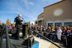 Santa Fe, N.M.: Stop #9 – Some 2,500 New Mexico residents gathered at the capitol’s west concourse in Santa Fe on March 16, 2016, as part of the Decision America Tour.
