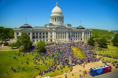 Little Rock, Ark.: Stop #14 – Some 5,100 Arkansas residents gathered on the steps of the Capitol in Little Rock on April 12, 2016 as part of the Decision America Tour.