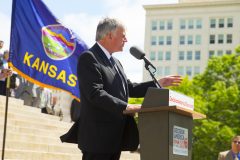 Topkea, Kan.: Stop #19 – Some 4,300 Kansas citizens gathered on the south steps of the capitol in Topeka on April 28, 2016, as part of the Decision America Tour.