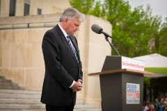 Bismarck, N.D.: Stop #26 – Some 3,100 North Dakota citizens gathered on the south steps of the capitol in Pierre on May 25, 2016, as part of the Decision America Tour.