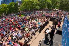 Madison, Wis.: Stop #28 – Some 5,600 Wisconsin citizens gathered at capitol’s plaza area in Madison on June 15, 2016, as part of the Decision America Tour.