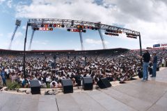 Franklin Graham at his first evangelistic Festival in Korea that drew 325,330 people over four days (2007).