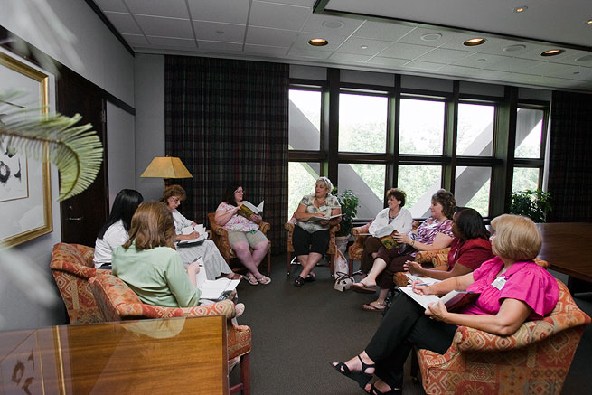 MeetingRoom2 women