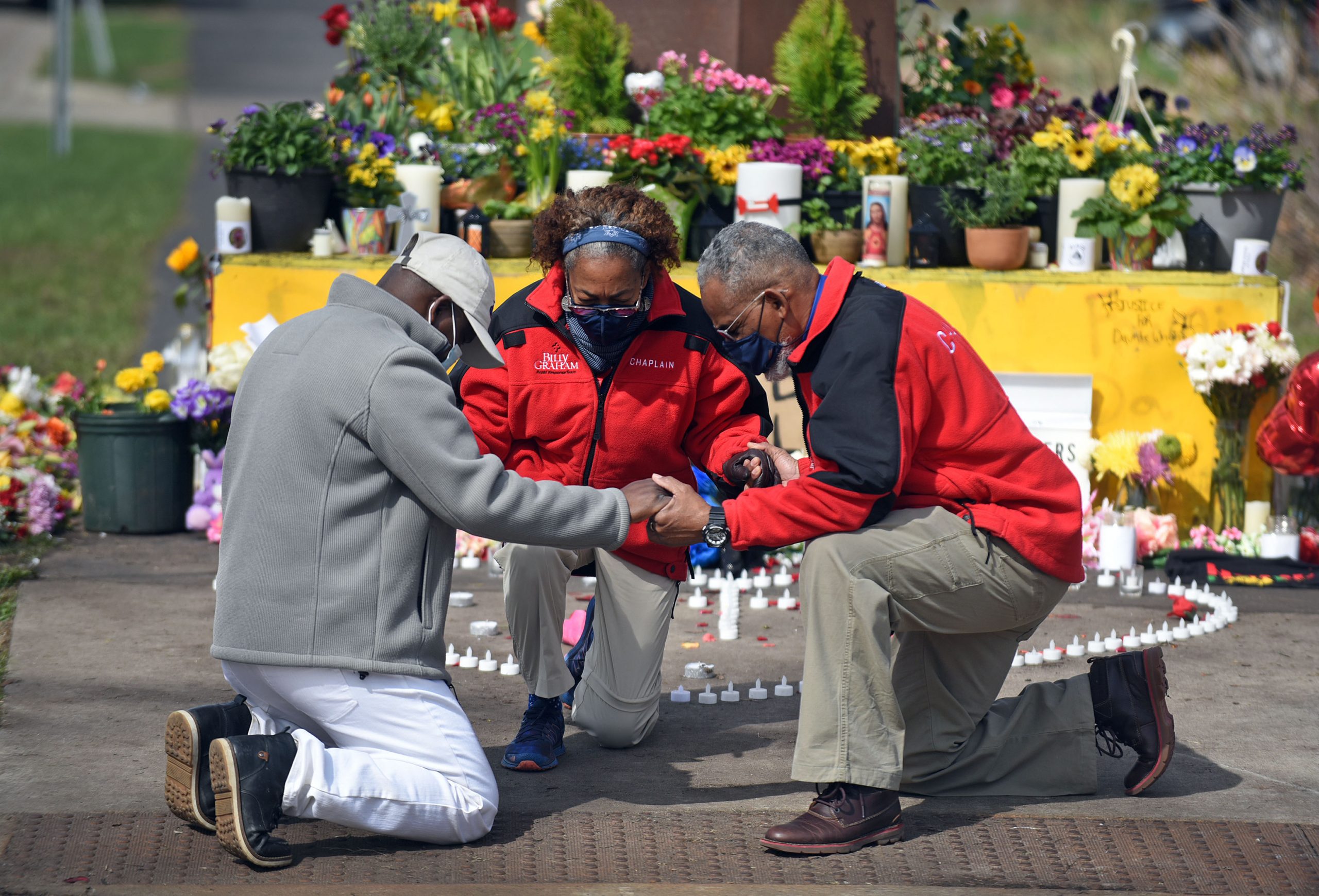 praying for the Rapid Response Team